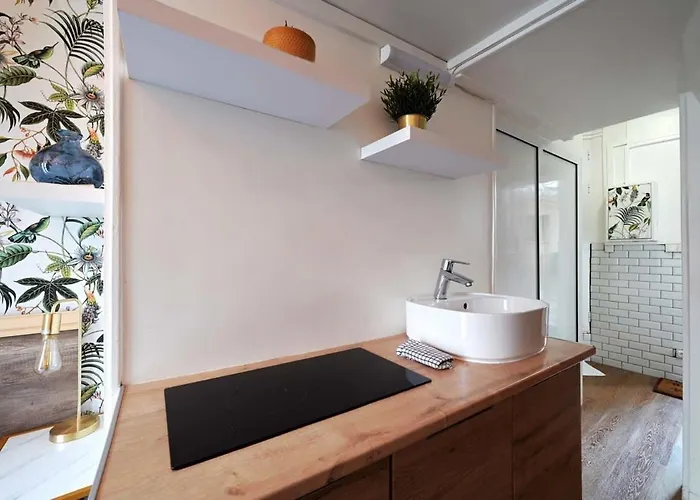 Updated In The Heart Of The Bustling Le Marais District Apartamento